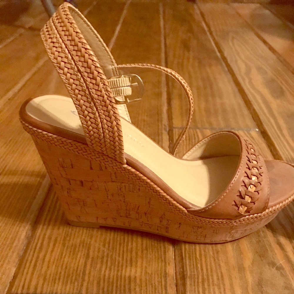 Chinese Laundry Wedges